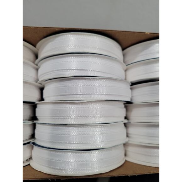 Ruban White Ribbon Assortment Box of 24 3 designs 5mm Small Ribbon NEW - Picture 7 of 9